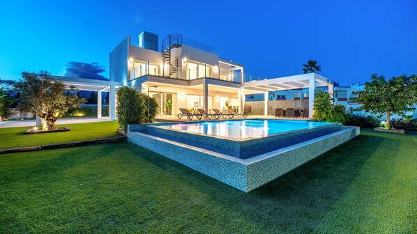 Pool - Villapadierna Solstice Sanctuary Villa (Estepona)