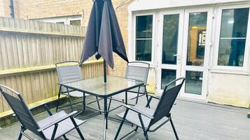 House | Terrace/patio