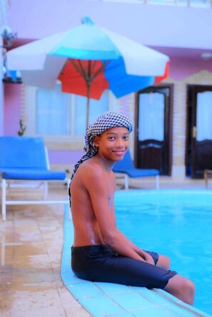 Comfort Double Room, Pool View | Bathroom | Towels, soap, shampoo, toilet paper - Sofia Guest House (Luxor)