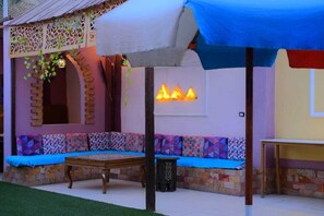 Comfort Double Room, Pool View | Living area