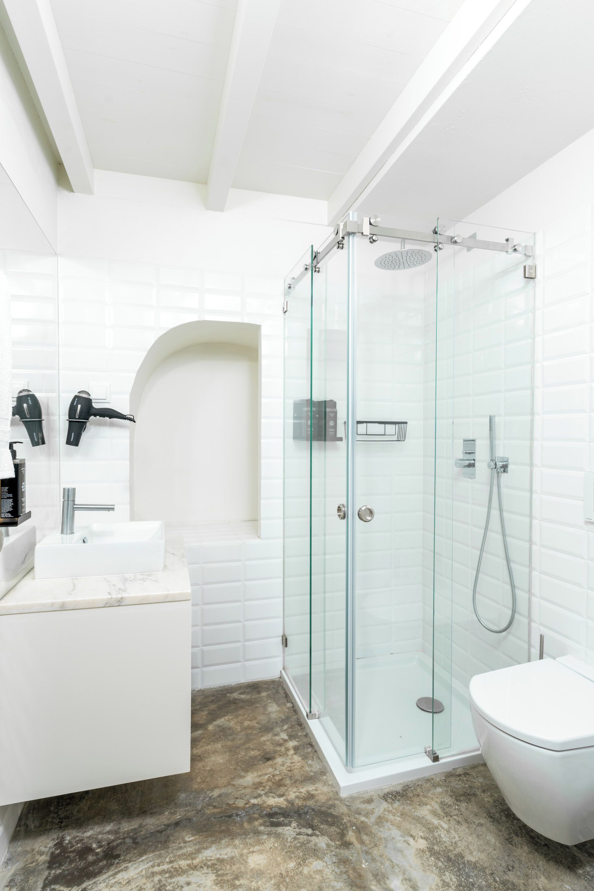 Apartment, 1 Bedroom (Sofa bed) | Bathroom | Shower, eco-friendly toiletries, hair dryer, towels