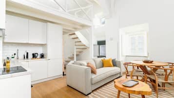 Apartment, 1 Bedroom (Sofa bed) | Private kitchen | Fridge, microwave, oven, stovetop
