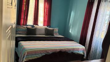 2 bedrooms, desk, iron/ironing board, WiFi