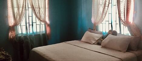 2 bedrooms, desk, iron/ironing board, WiFi