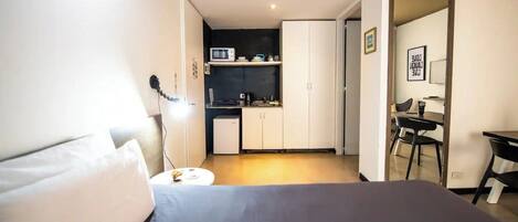 1 غرفة نوم ومكتب ومكواة/لوح كي وواي فاي