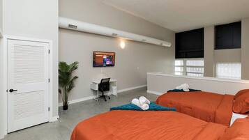 2 bedrooms, desk, iron/ironing board, WiFi