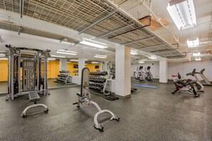 Fitness facility - Modern Oasis: 2-Story Loft, 2bd/2bth Downtown (Des Moines)