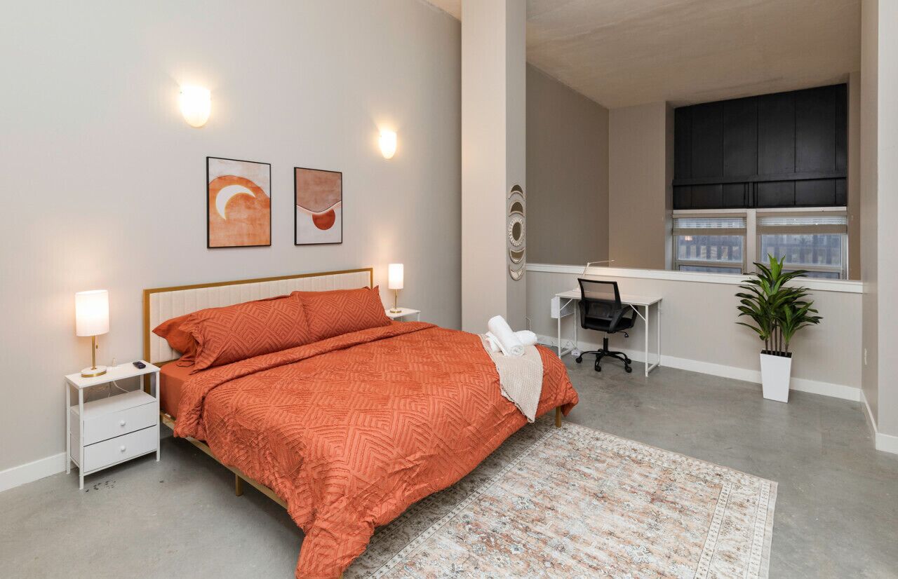 2 bedrooms, desk, iron/ironing board, WiFi