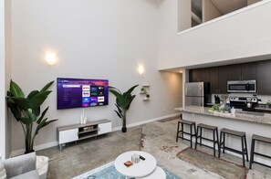 Interior - City Haven: Modern Loft 2bd/2bth Downtown DSM (Des Moines)