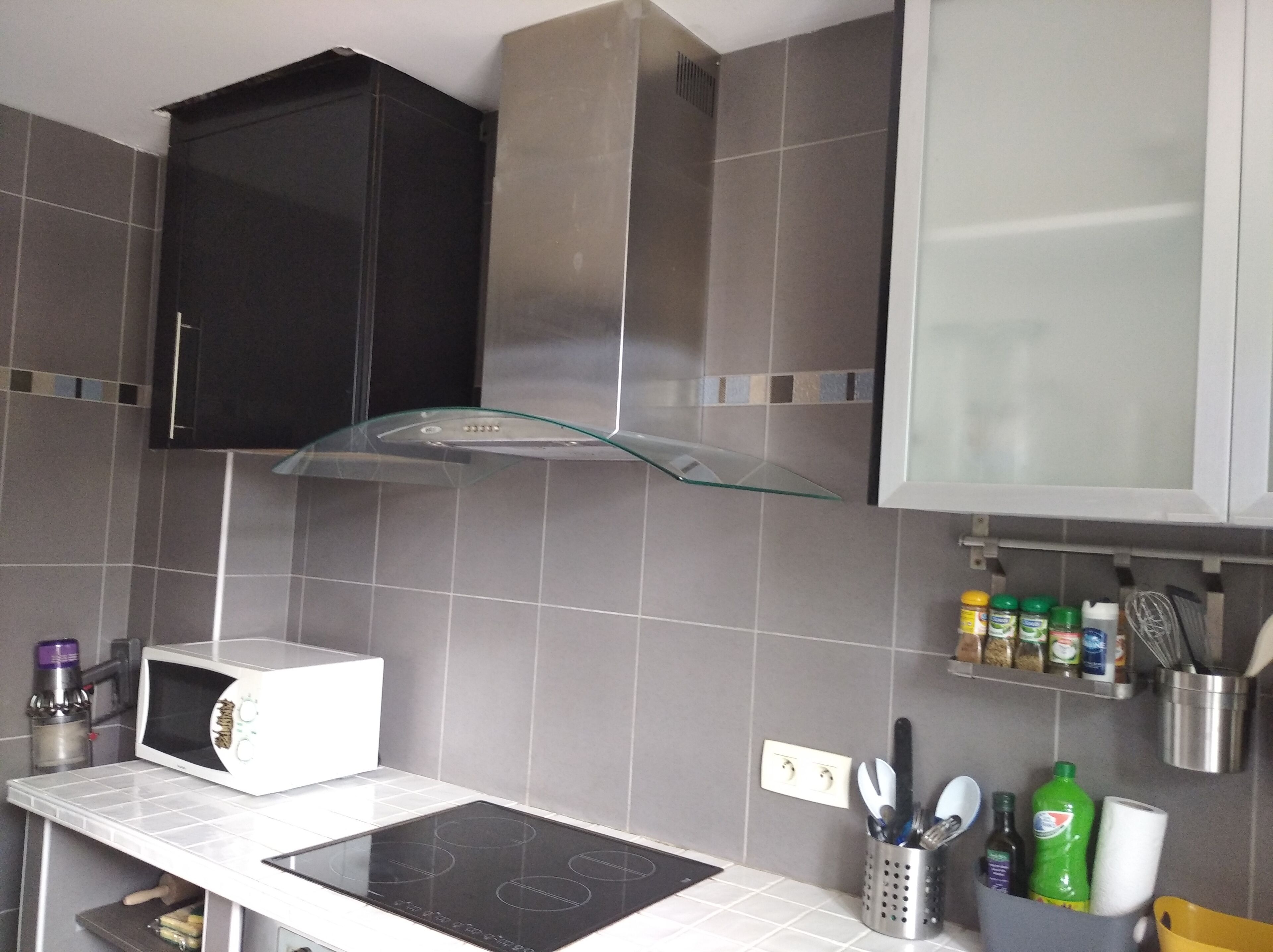 Micro-ondes, four, plaque de cuisson, lave-vaisselle