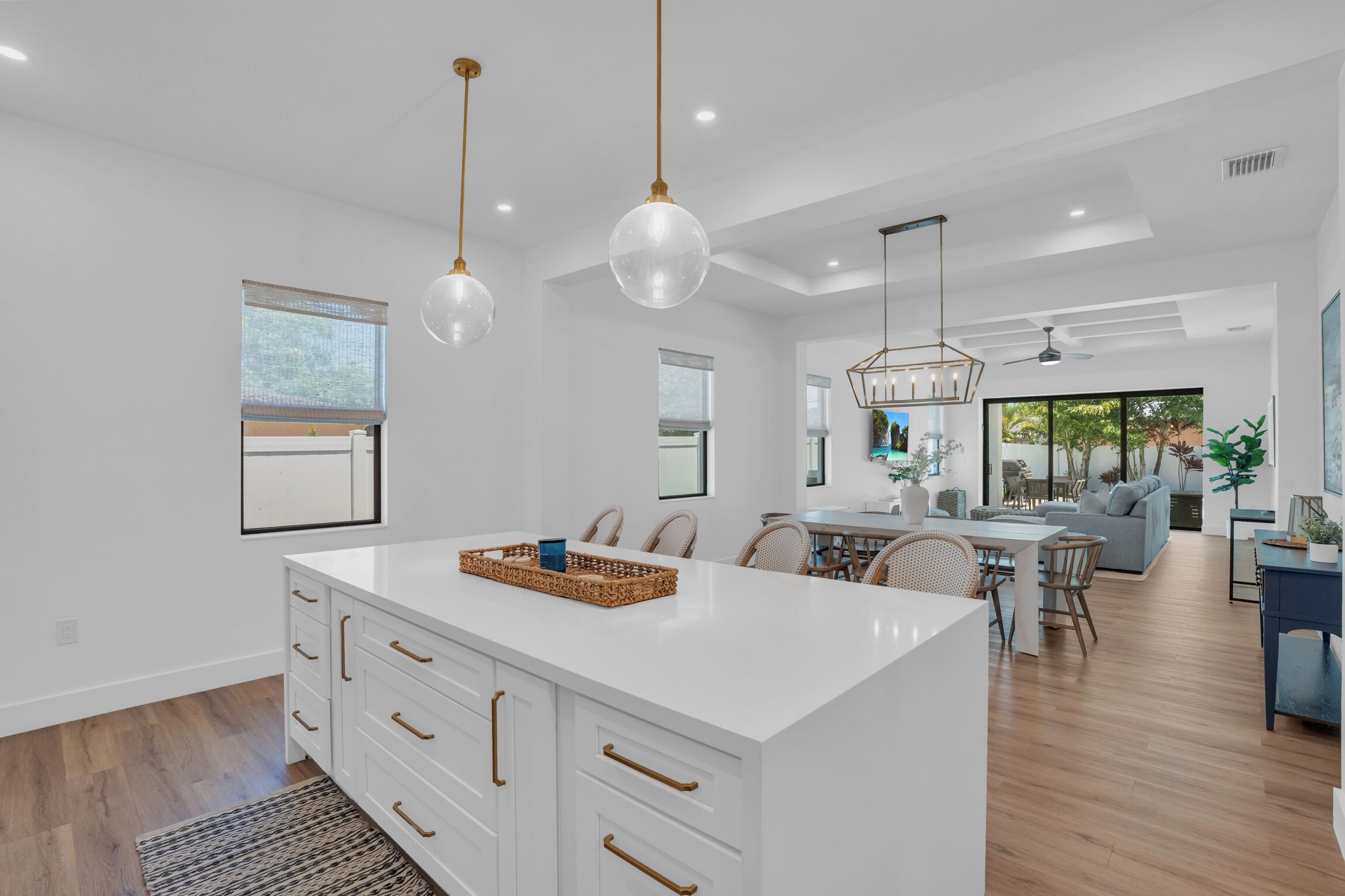 المنشأة من الداخل