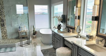 Private Hilltop Luxury Estate with Breathtaking Views!
