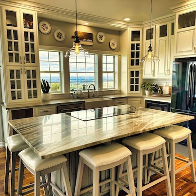 Private Hilltop Luxury Estate with Breathtaking Views!