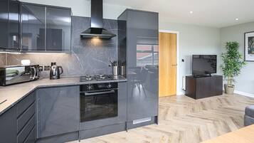 Fridge, microwave, oven, coffee/tea maker