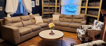 Historic 11BR Home – Ride to Hatfield-McCoy - Historic 11BR Home – Ride to Hatfield-McCoy