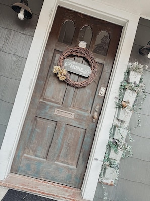 Exterior detail - Historic 11BR Home – Ride to Hatfield-McCoy - Historic 11BR Home – Ride to Hatfield-McCoy (Williamson)