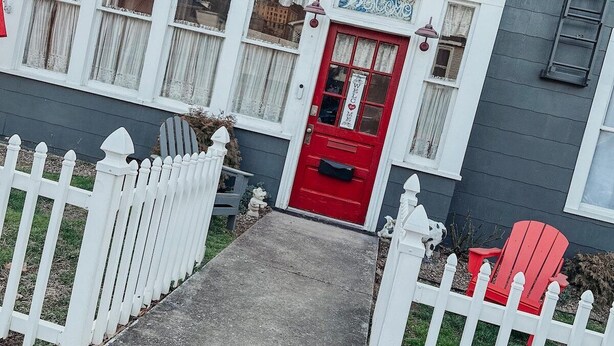 Exterior detail - Historic 11BR Home – Ride to Hatfield-McCoy - Historic 11BR Home – Ride to Hatfield-McCoy (Williamson)