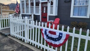 Terrace/patio - Historic 11BR Home – Ride to Hatfield-McCoy - Historic 11BR Home – Ride to Hatfield-McCoy (Williamson)