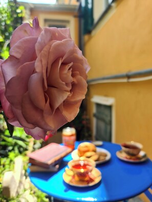 Utendørsservering