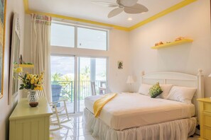 4 chambres, bureau, fer et planche à repasser, lit parapluie