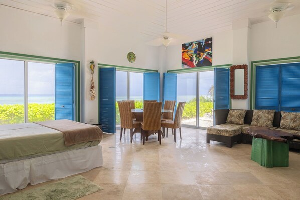 4 bedrooms, desk, iron/ironing board, travel crib
