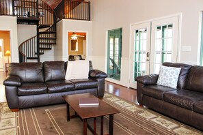 Una Smart TV, un futbolín