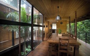 Grand Villa | Dining room - Helpa Eco Cabins (Bayaguana)