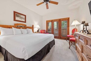 2 bedrooms, iron/ironing board, travel cot, WiFi - The Charter at Beaver Creek C0105 - Mountain Living (Beaver Creek)