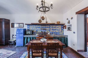 Apart Daire, Balkon | Yemek odası