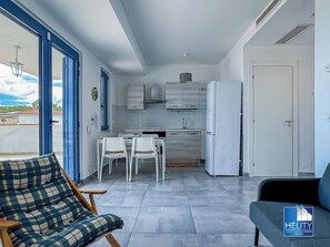 Interior - [Pietragrande] EXCLUSIVE SHORELINE HAVEN ⭐️⭐️⭐️⭐ ️⭐️ (Calalunga-pietragrande)