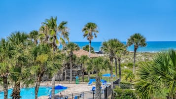 室外游泳池和溫水游泳池