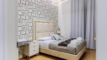 Caja de seguridad en la habitación y cortinas blackout