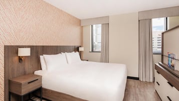 In-room safe, free WiFi, bed sheets