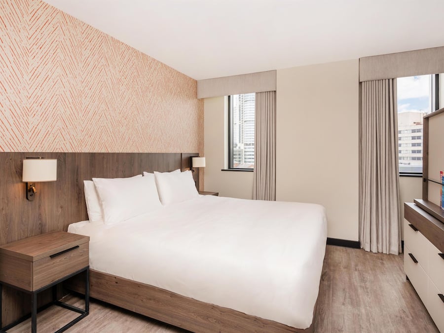 In-room safe, free WiFi, bed sheets