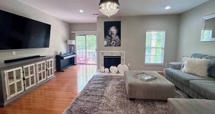 Contemporary Town-home with free parking at premises!