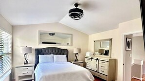 3 bedrooms, desk, iron/ironing board, WiFi (free)