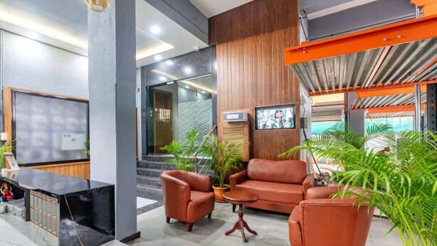 Lobby - Samrat Inn (Pune)