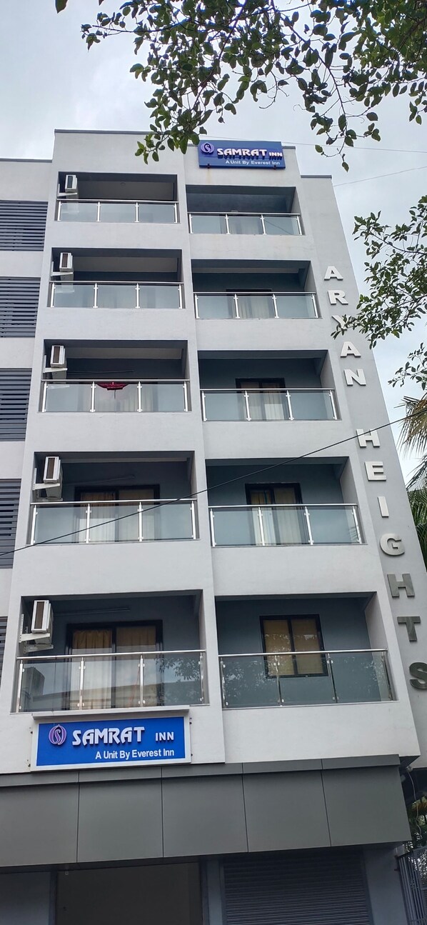 Exterior - Samrat Inn (Pune)