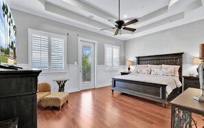 5 Schlafzimmer, Schreibtisch, Bügeleisen/Bügelbrett, kostenloses WLAN