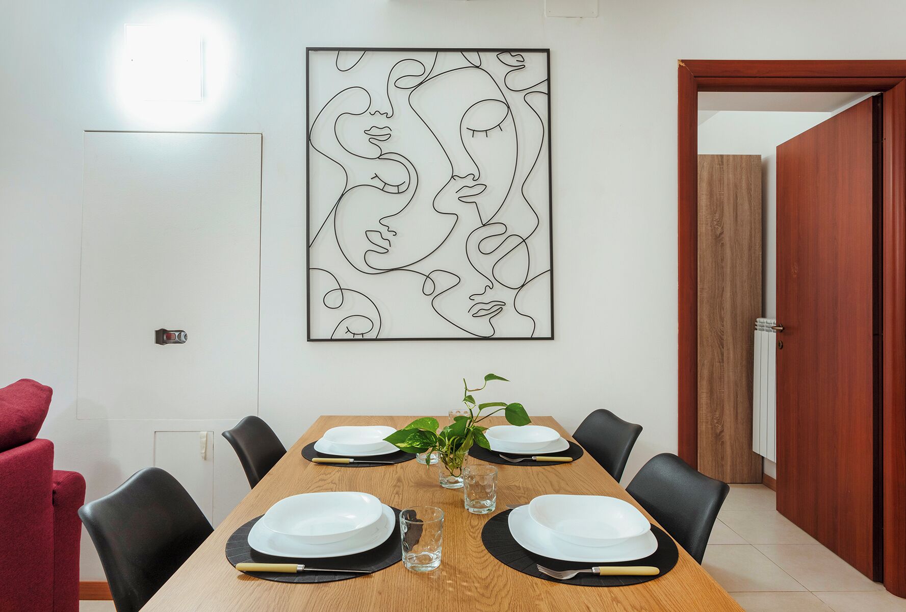 Leilighet | Oppholdsområde | En 35-tommers TV med digitale kanaler