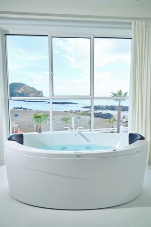 Suite, 1 King Bed, Sea View | In-room safe, desk, soundproofing, iron/ironing board