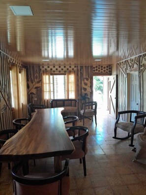 Dining - Casa Grande Para 5-12 Personas, Complejo Turistico Fuga Ecolodge (Carara)