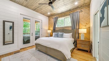 4 bedrooms, iron/ironing board, travel cot, WiFi