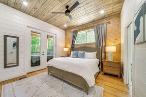 4 Schlafzimmer, Bügeleisen/Bügelbrett, Reisekinderbett, WLAN