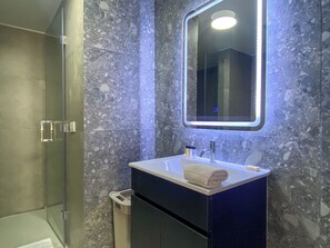 Apartment, 2 Bedrooms (1304) | Bathroom - Olaya by Wynwood House (Lima)