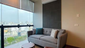 Apartment, 2 Bedrooms (1301) | Living area | TV