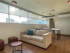 Appartement, 2 chambres (1303) | Coin séjour