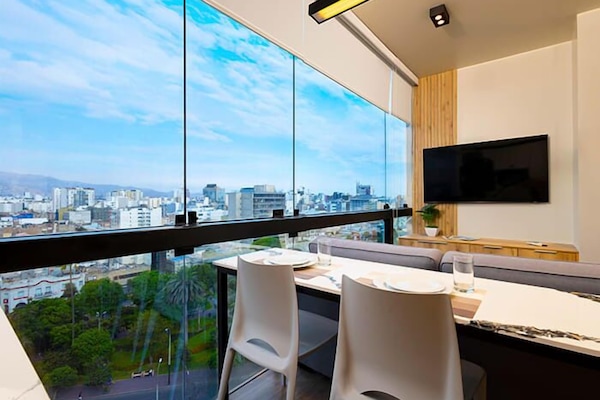 Apartment (1302) | Dining room