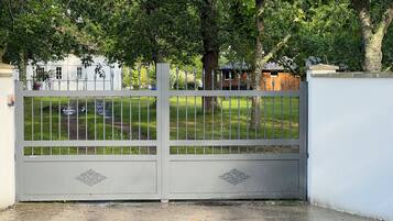 Enceinte de lâhĂ©bergement