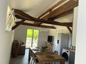 Dining - Location Atypique Dans un Airial Landais (Mimizan)